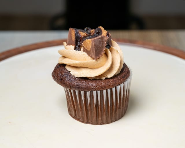 Choc/Van Cupcake.